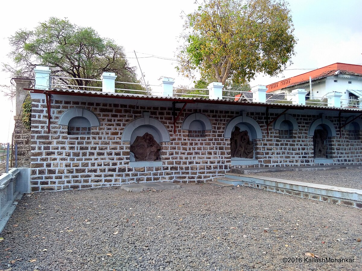 Statue of Prataprao Gujar, the Maratha general who, in 1671, collected chauth from headmen in the Wardha region.