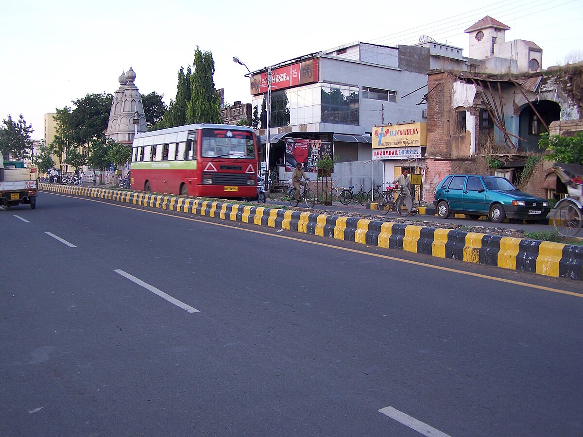 An old image of Amravati’s city bus