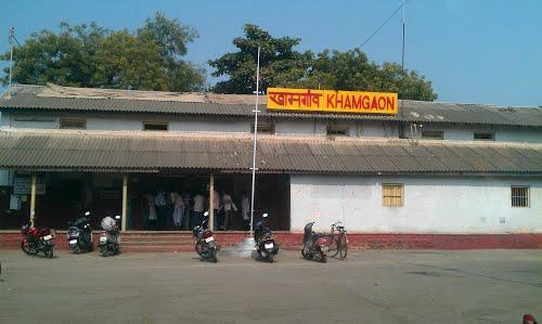 Khamgaon Station, Buldhana district, is located on the Jalamb–Khamgaon branch line, Notably, this station once served as a key cotton export point in colonial Berar.