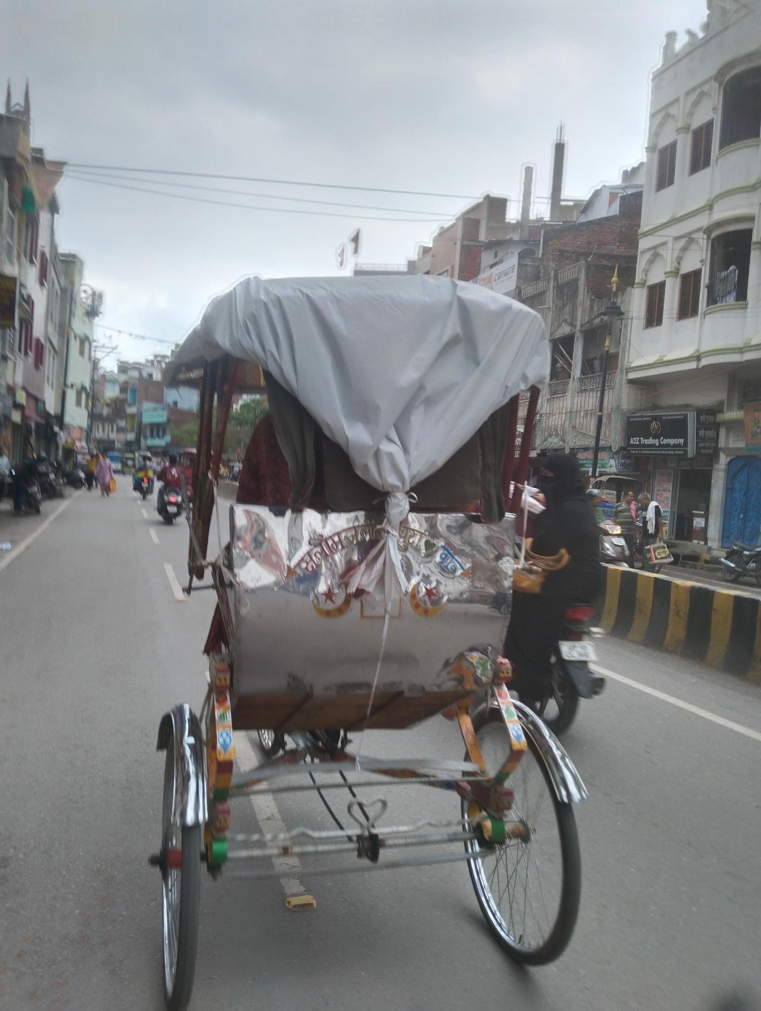 A cycle rickshaw on a local road in Chandrapur district. (Source: CKA Archives)