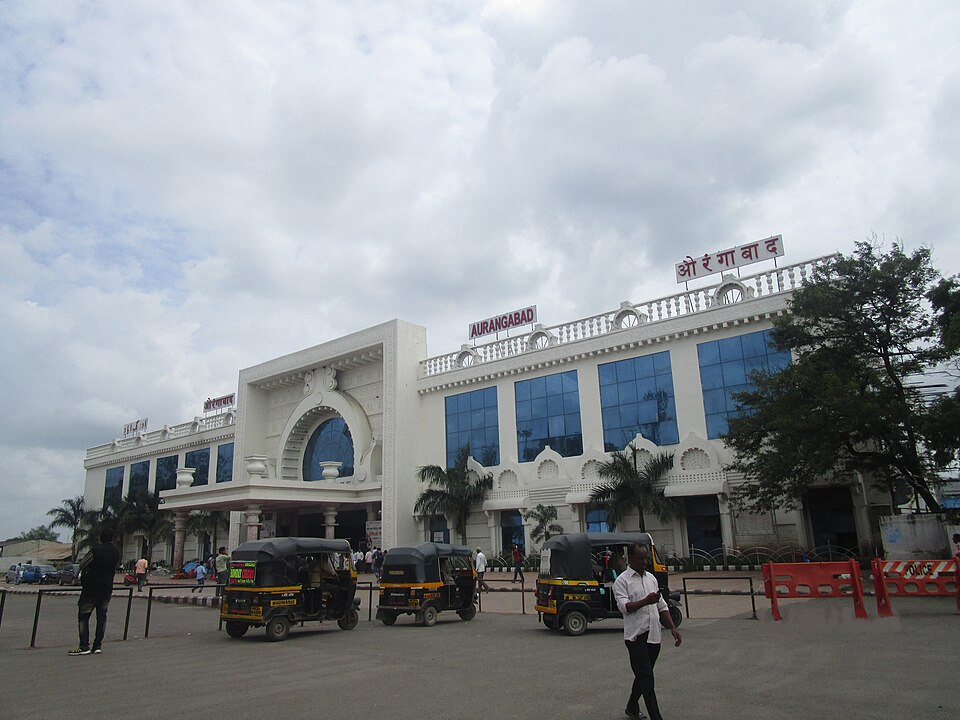Aurangabad Railway Station (AWB), an important rail hub connecting Sambhaji Nagar district to major cities and regions.
