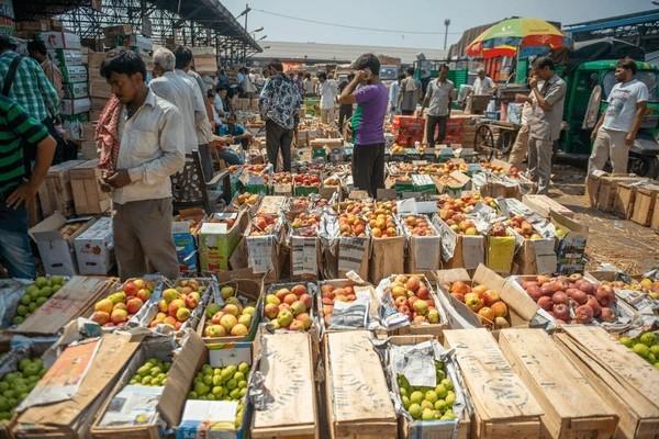 Fruits being sold at APMC Gadchiroli (Source: CKA Archives)