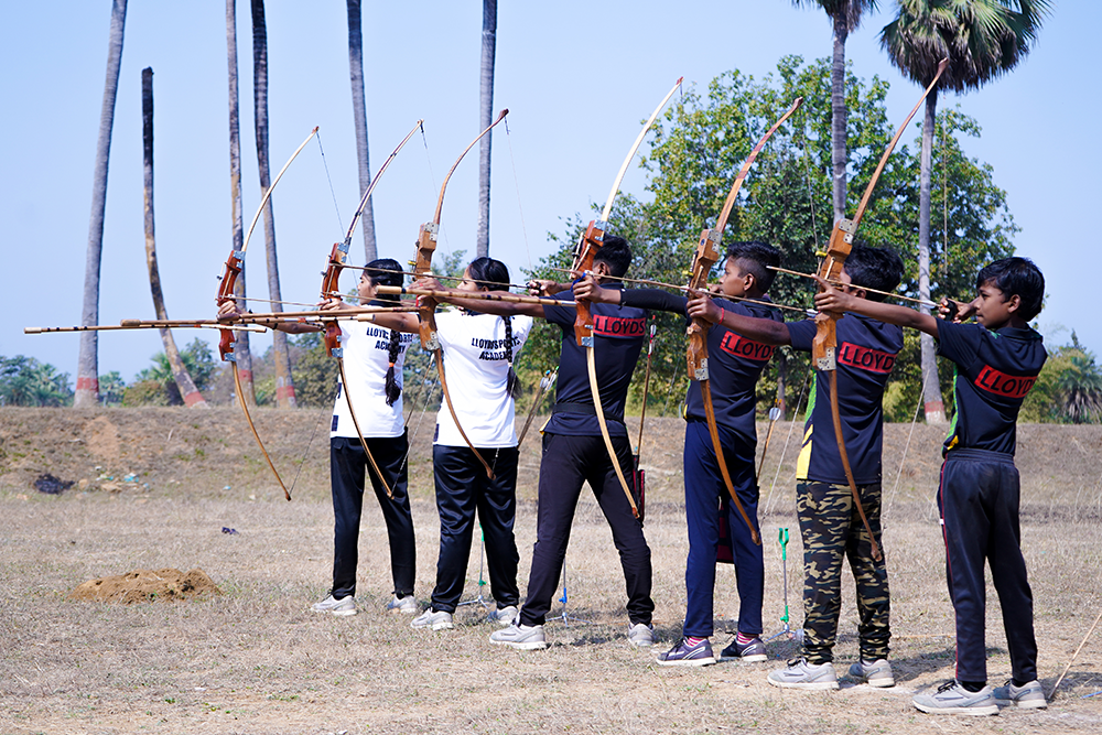 Lloyds Sports Academy giving Archery Training