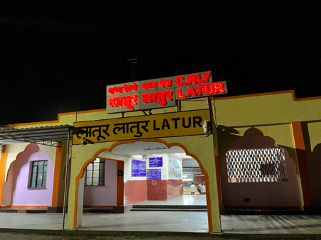 The Latur Railway Station, as of 2022, had 4 tracks and 2 platforms and serves as a crucial connection to and from the district for both people and goods. (Source: CKA Archives)