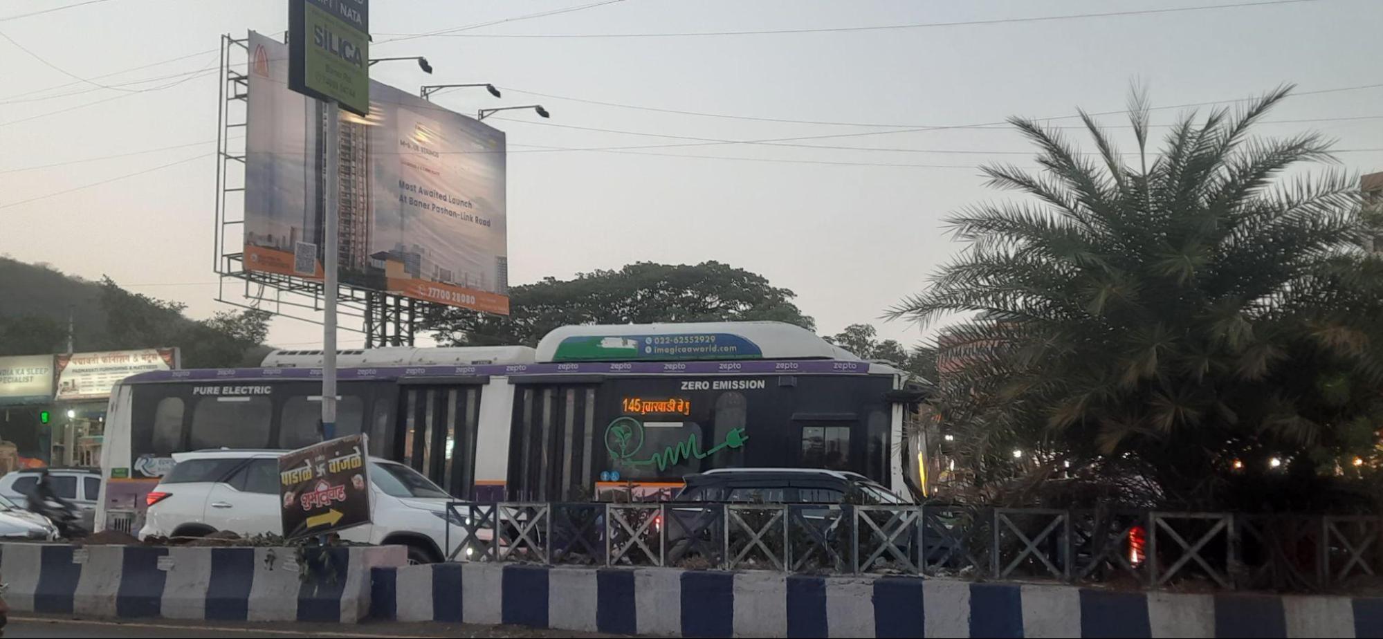 White Buses, branded as Rainbow Link, are larger electric buses operating on BRT corridors. (Source: CKA Archives)